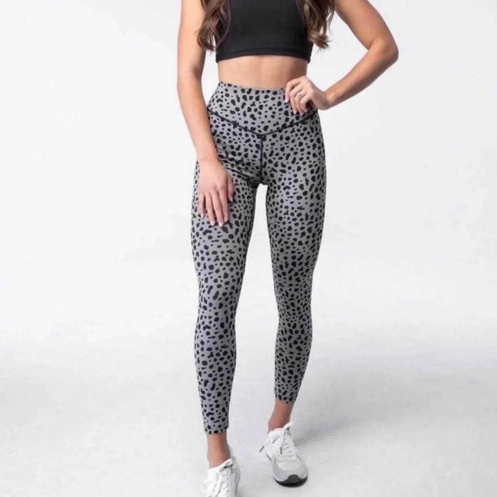 Balance Athletica Grey Leopard leggings size M